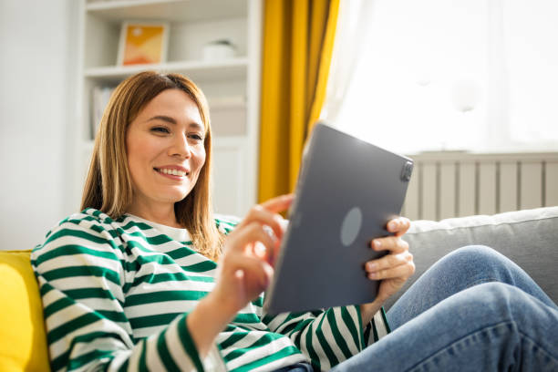 How Can Online Resource Hubs Help Readers Discover Useful Information?